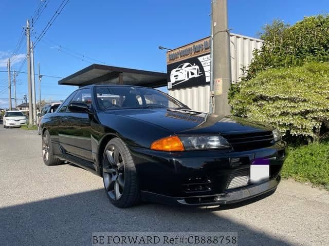 1992 Nissan Skyline — photo 1