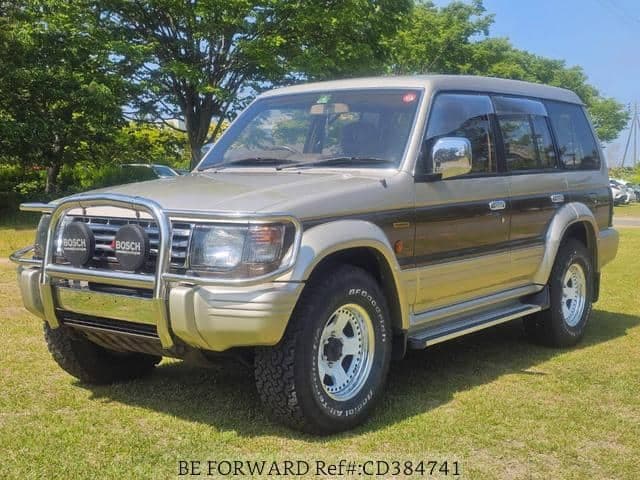 1992 Mitsubishi Pajero — photo 1