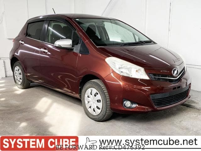 2011 Toyota Vitz — photo 1